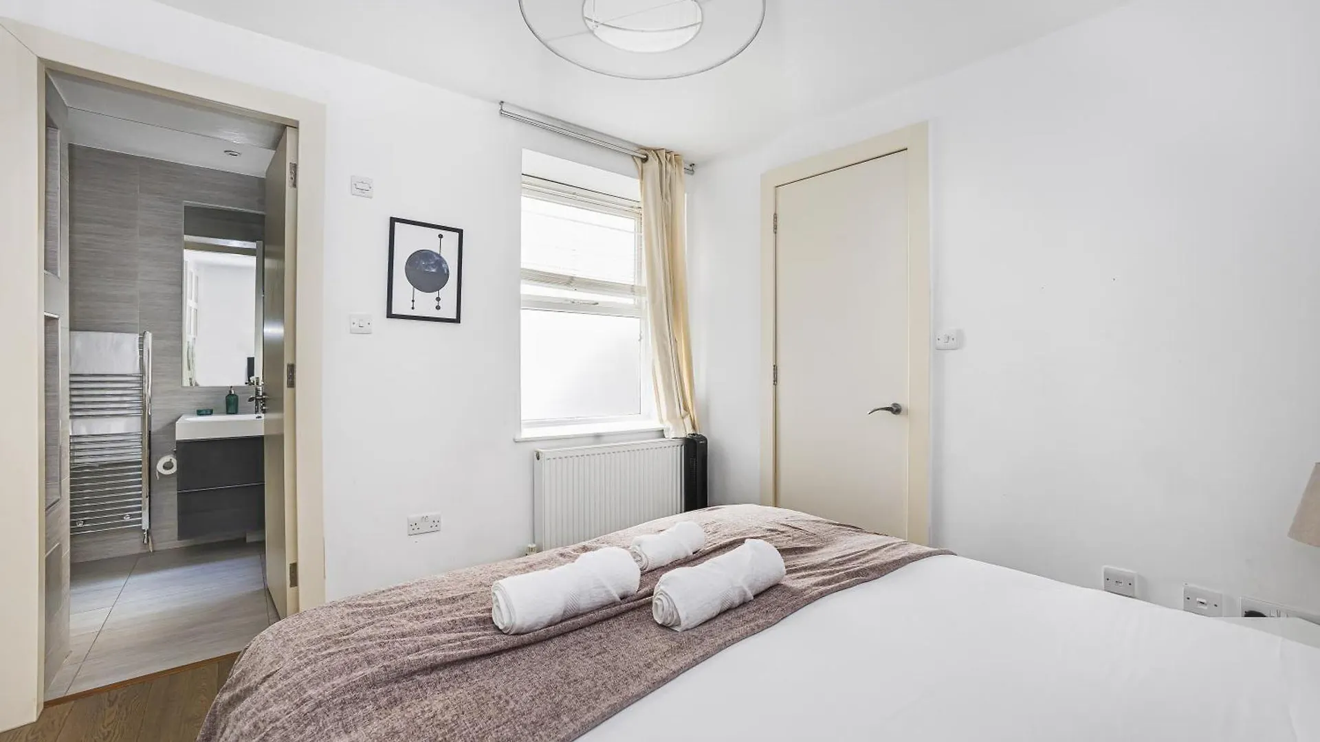 Great Eastern 3 By Artsy Apartment London United Kingdom
