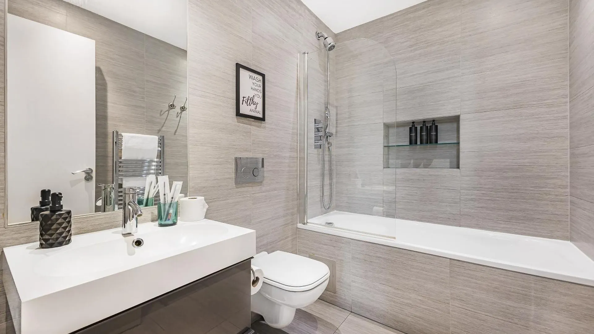 Great Eastern 3 By Artsy Apartment London