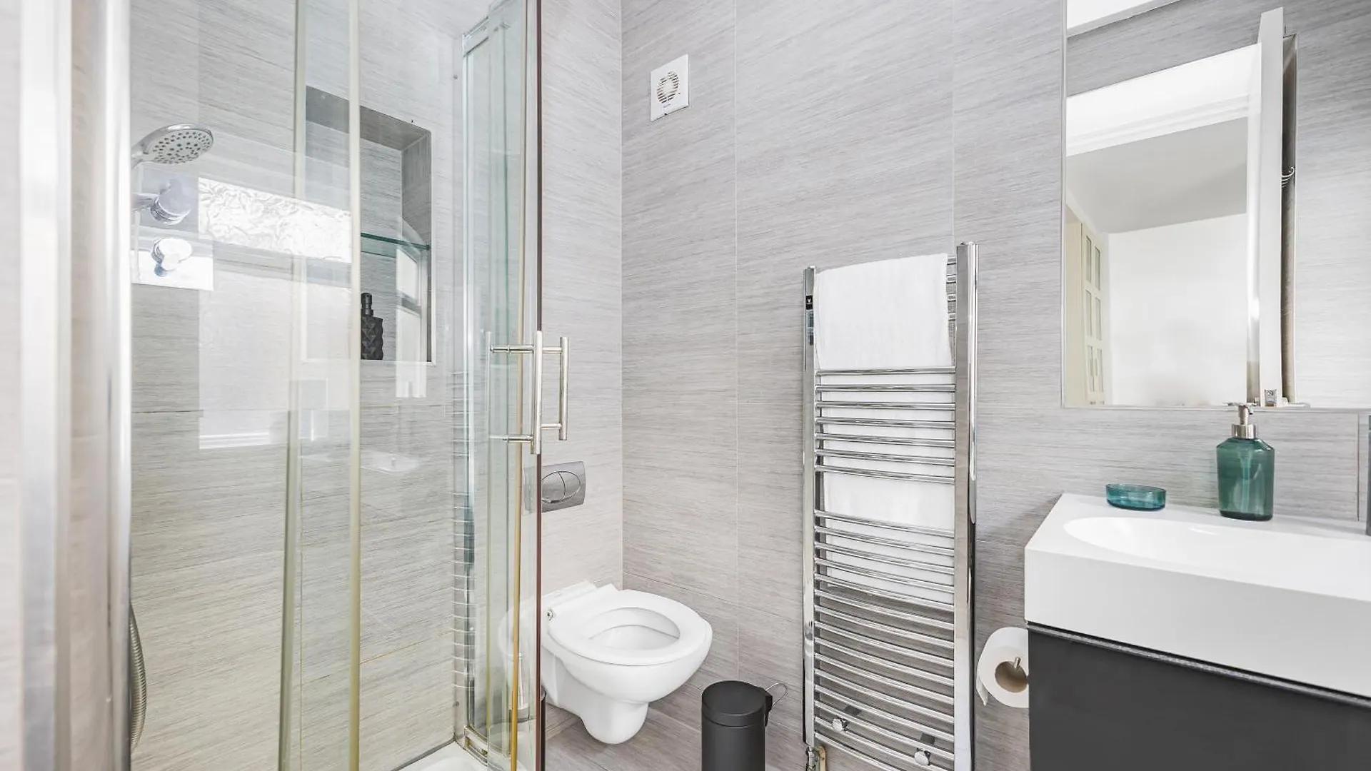 Great Eastern 3 By Artsy Apartment London 0*,